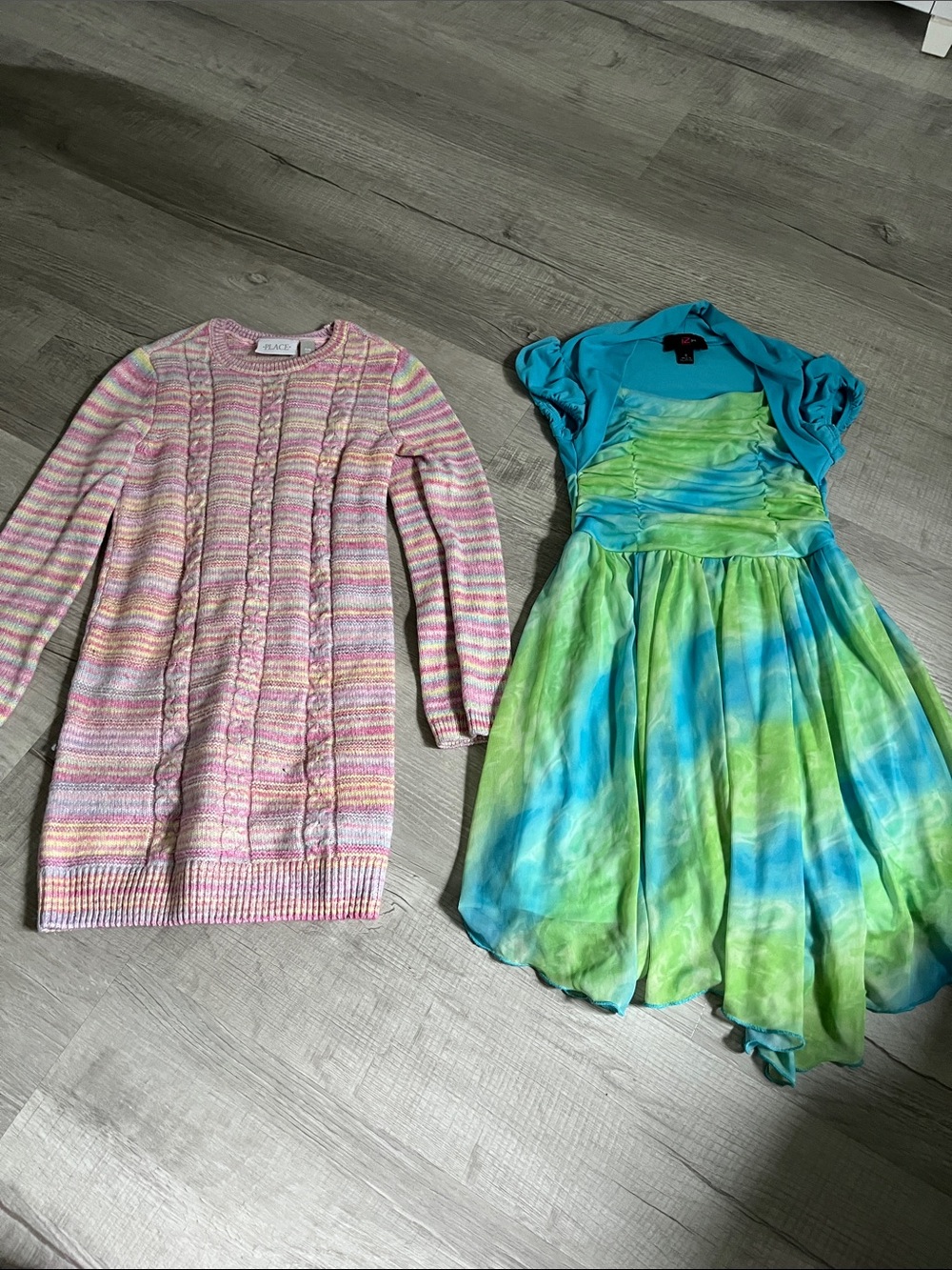 2 girls dresses size 8